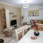 Lana's House 培拉特