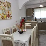 Lana's House * 培拉特