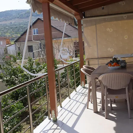 Lana's House * Berat