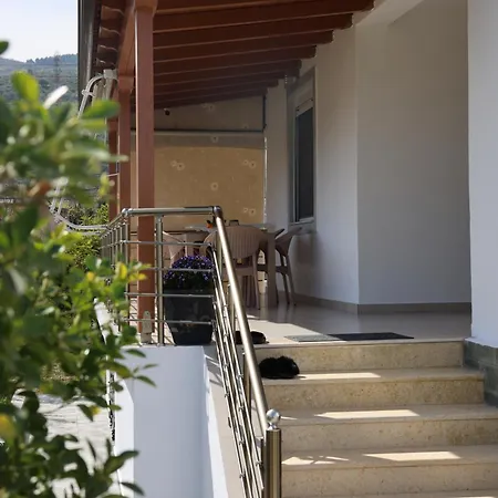 Lana's House Holiday home *