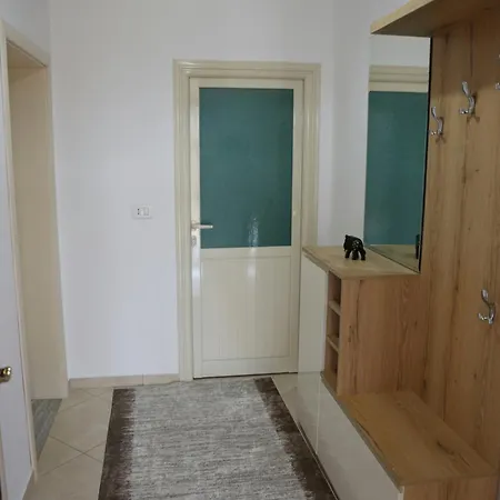 Lana's House * Berat